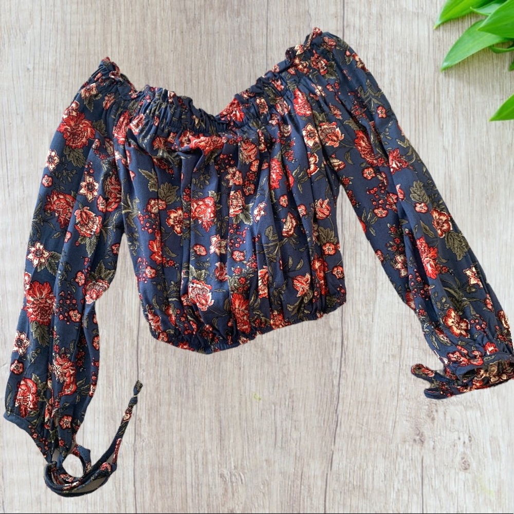 🛍Sleeve Floral Off shoulder Top